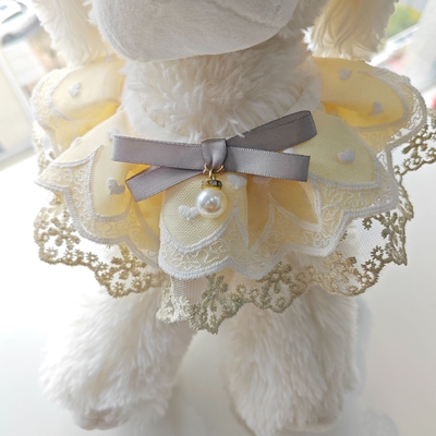 Adjustable Champagne Lace Pet Bib with Pearl Pendant for Dogs Cats
